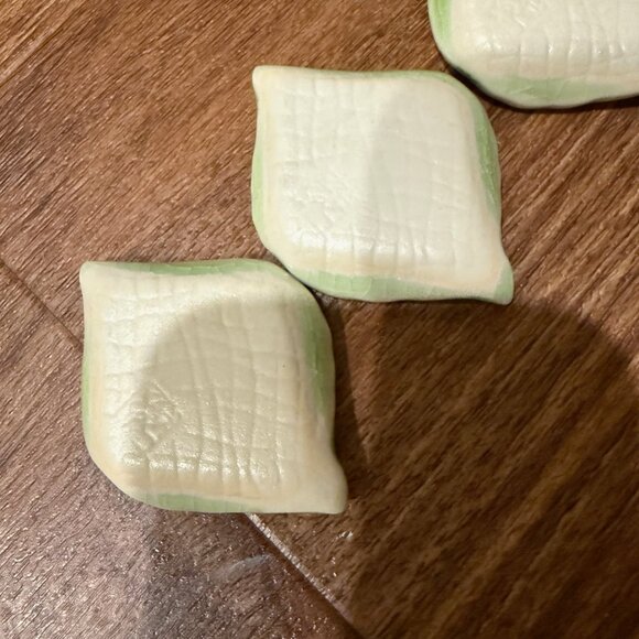 Leaf chopstick rests - Picture 7 of 7